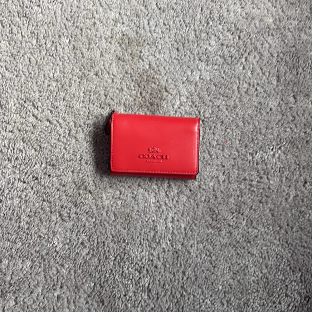 Coach
Micro Wallet - Picture 3 of 3